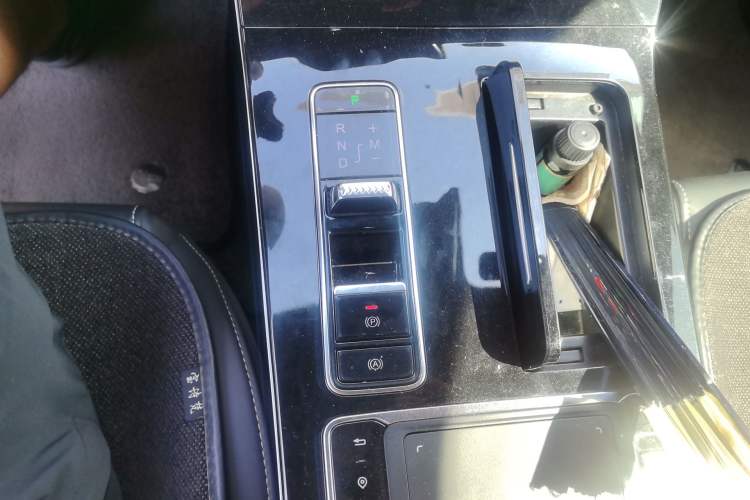 Used EXEED Zhuifeng 2022 Versailles 1.6T DCT "Chasing the Wind" Edition Gear Lever