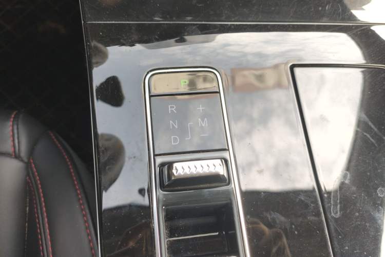 Used EXEED Zhuifeng 2022 Chasing the Waves Edition 1.5T CVT Rising Wind Version Gear Lever