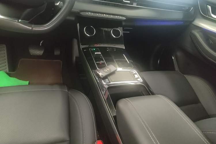 Used EXEED Zhuifeng 2022 Versailles 1.6T DCT "Chasing the Wind" Edition Gear Lever