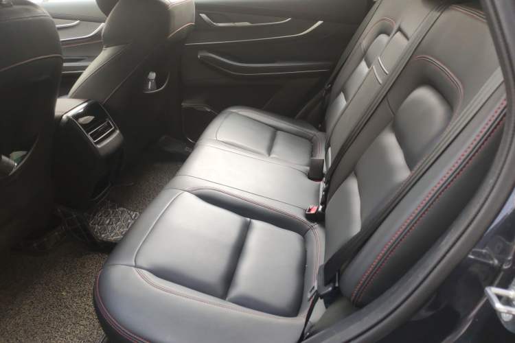 Used EXEED Zhuifeng 2022 Chasing the Waves Edition 1.5T CVT Rising Wind Version Left Rear Seat