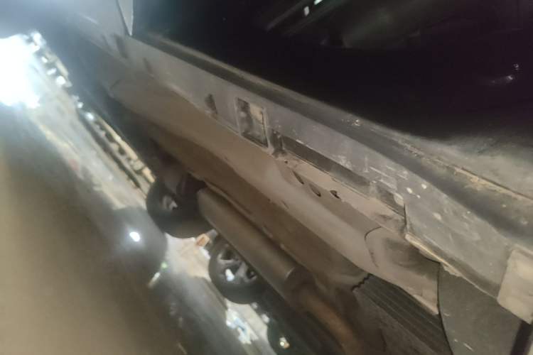 Used EXEED Zhuifeng 2022 Versailles 1.6T DCT "Chasing the Wind" Edition Left Side Sill