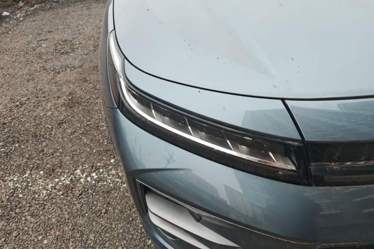 Used EXEED Zhuifeng 2022 Chasing the Waves Edition 1.5T CVT Wind-Chasing Edition Right Front Headlight