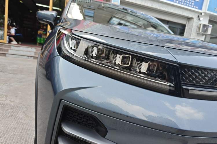 Used EXEED Zhuifeng 2022 Chasing the Waves Edition 1.5T CVT Wind-Chasing Edition Right Front Headlight
