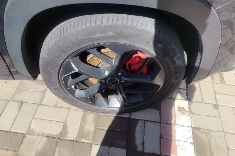 Used EXEED Zhuifeng 2022 Versailles 1.6T DCT "Chasing the Wind" Edition Right Front Wheel Hub