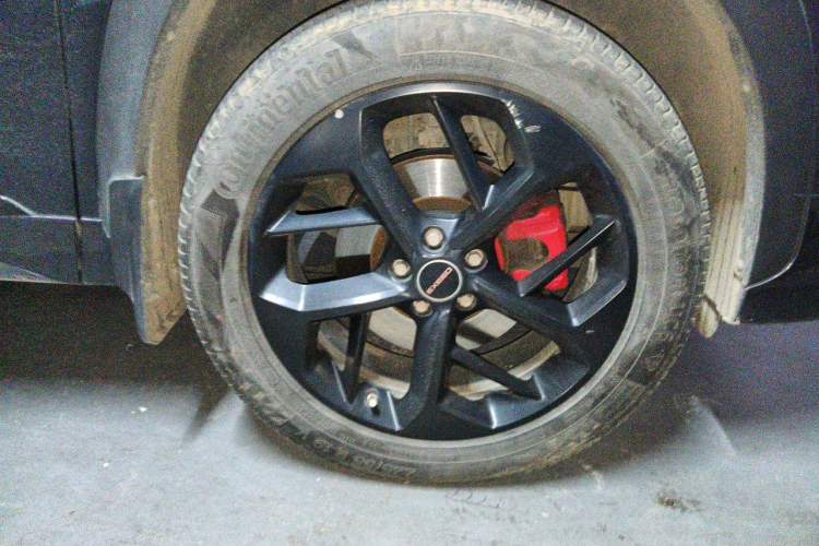 Used EXEED Zhuifeng 2022 Versailles 1.6T DCT "Chasing the Wind" Edition Right Front Wheel Hub