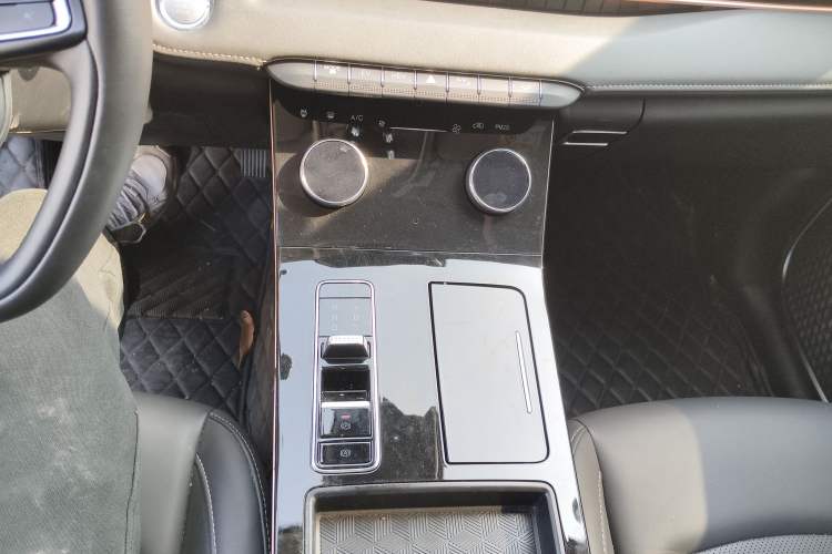 Used EXEED Zhuifeng 2022 Chasing the Waves Edition 1.5T CVT Wind-Chasing Edition Gear Lever