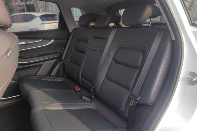 Used EXEED Zhuifeng 2022 Chasing the Waves Edition 1.5T CVT Good Things Peanut Edition Interior 2