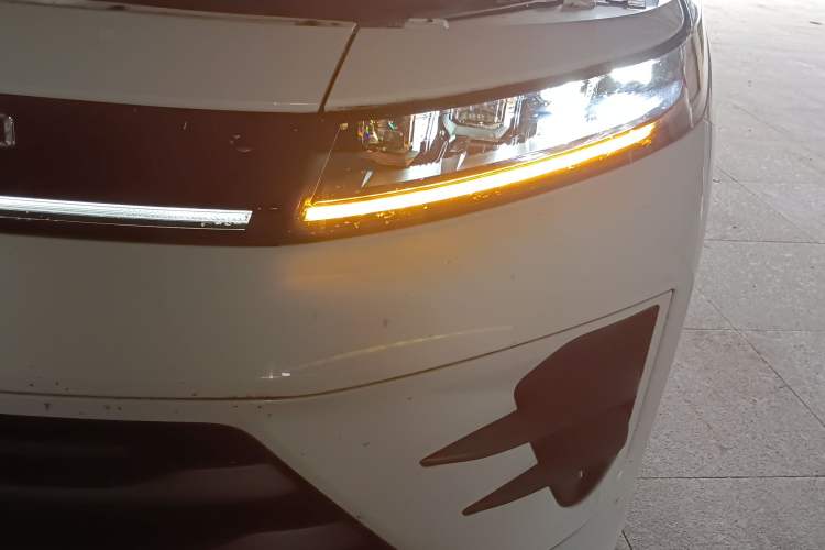 Used EXEED Zhuifeng 2022 Chasing the Waves Edition 1.5T CVT Wind-Chasing Edition Left Front Headlight
