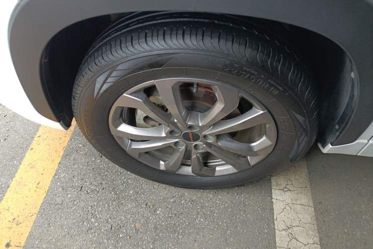 Used EXEED Zhuifeng 2022 Chasing the Waves Edition 1.5T CVT Good Things Peanut Edition Left Front Wheel Hub