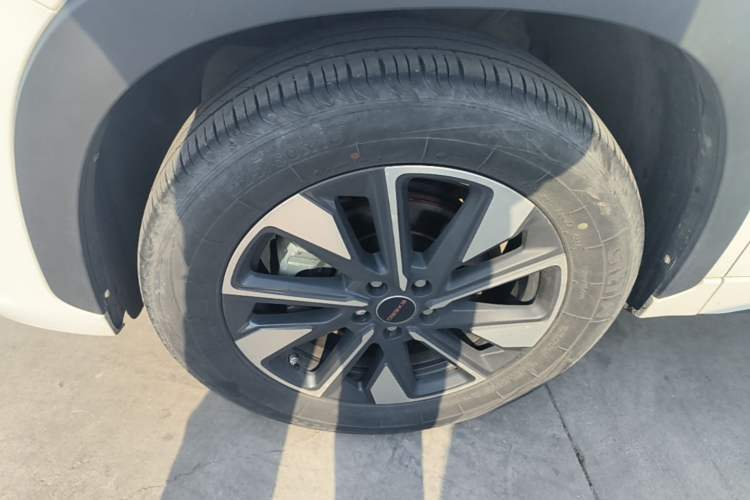 Used EXEED Zhuifeng 2022 Chasing the Waves Edition 1.5T CVT Rising Wind Version Left Front Wheel Hub