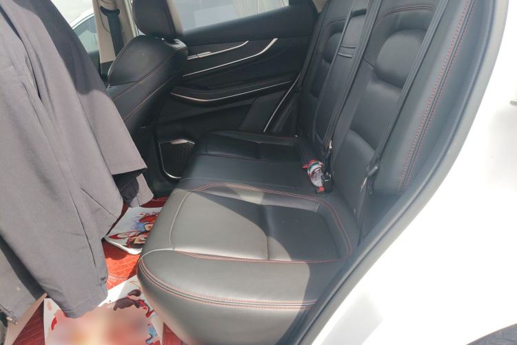 Used EXEED Zhuifeng 2022 Chasing the Waves Edition 1.5T CVT Wind-Chasing Edition Left Rear Seat