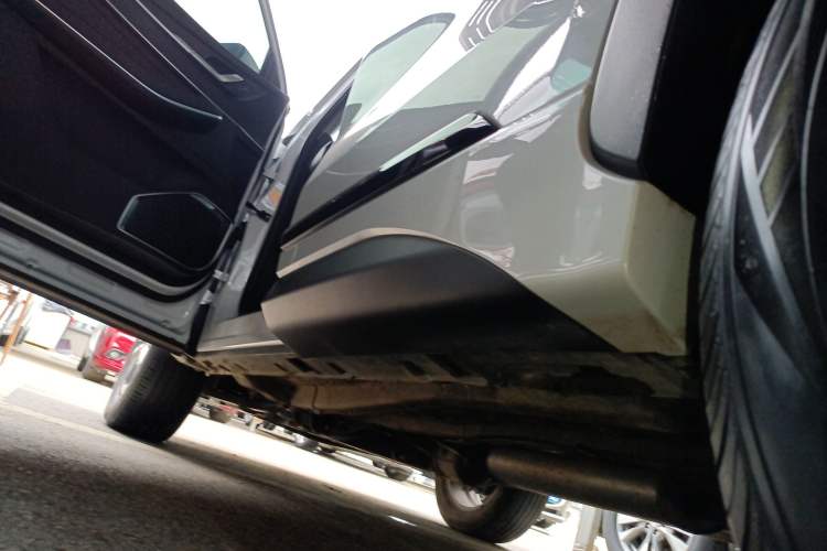 Used EXEED Zhuifeng 2022 Chasing the Waves Edition 1.5T CVT Good Things Peanut Edition Left Side Sill