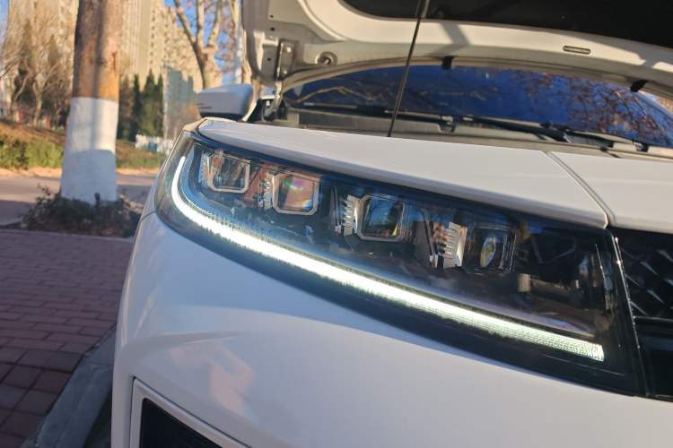 Used EXEED Zhuifeng 2022 Chasing the Waves Edition 1.5T CVT Wind-Chasing Edition Right Front Headlight