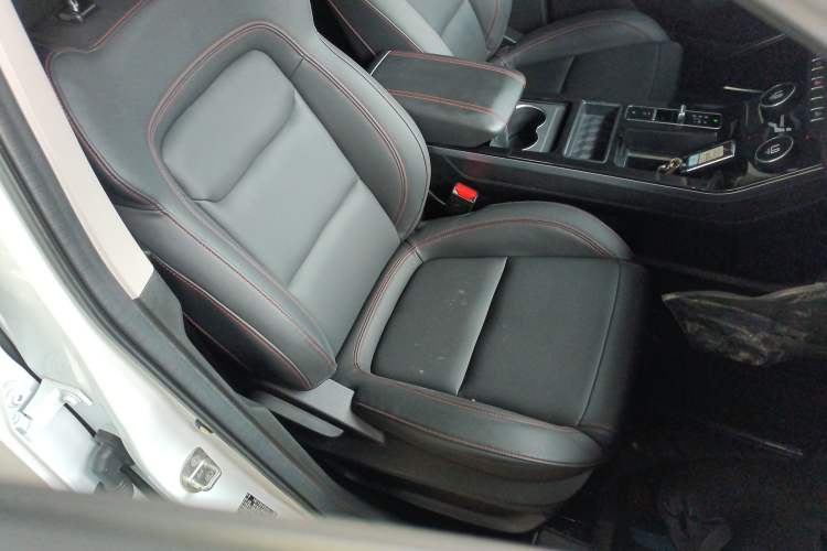 Used EXEED Zhuifeng 2022 Chasing the Waves Edition 1.5T CVT Good Things Peanut Edition Right Front Seat