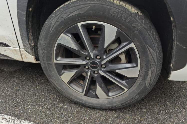 Used EXEED Zhuifeng 2022 Chasing the Waves Edition 1.5T CVT Rising Wind Version Right Front Wheel Hub