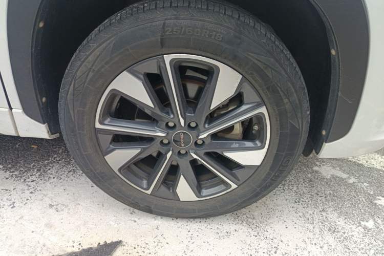 Used EXEED Zhuifeng 2022 Chasing the Waves Edition 1.5T CVT Rising Wind Version Right Front Wheel Hub