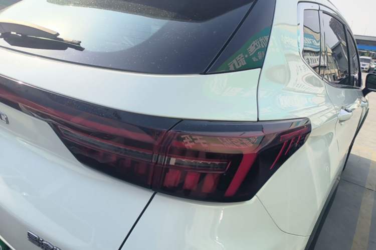 Used EXEED Zhuifeng 2022 Chasing the Waves Edition 1.5T CVT Rising Wind Version Right Rear Taillight