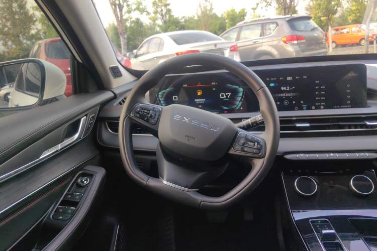 Used EXEED Zhuifeng 2022 Chasing the Waves Edition 1.5T CVT Good Things Peanut Edition Steering Wheel