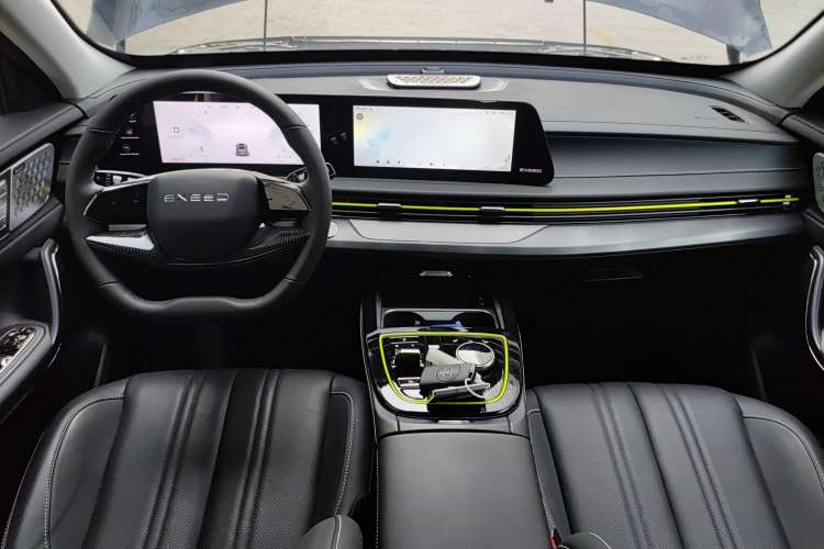 Used EXEED Zhuifeng 2023 2.0T DCT Wind-Blown Edition Center Console