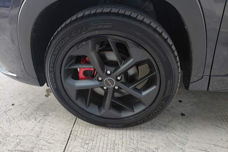Used EXEED Zhuifeng 2023 2.0T DCT Wind-Blown Edition Left Front Wheel Hub