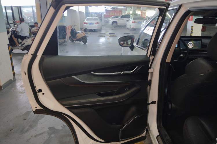 Used EXEED Zhuifeng 2024 1.5T CVT Goodies Peanut Edition Interior 5