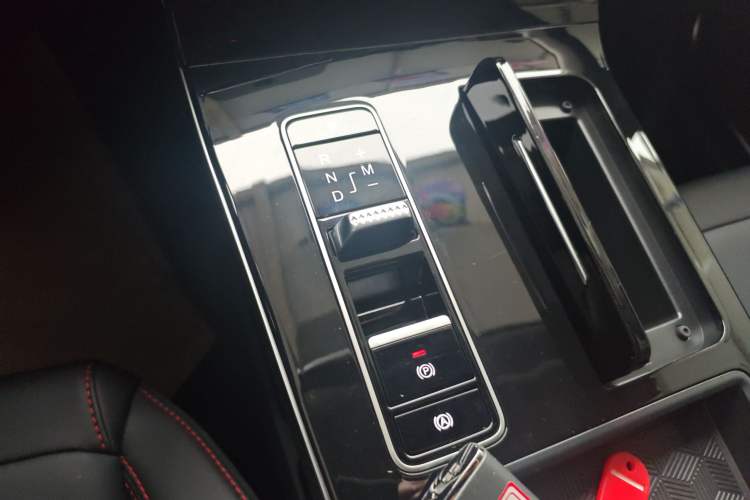 Used EXEED Zhuifeng 2025 1.5T CVT "Good Things Keep Coming" Edition Gear Lever