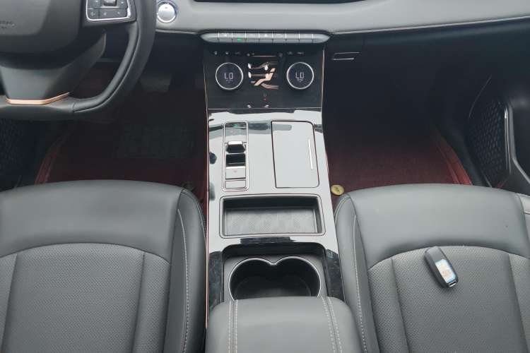 Used EXEED Zhuifeng C-DM 2022 1.5 TCI-DHT 105 km "Chengfeng Qi" Edition Gear Lever