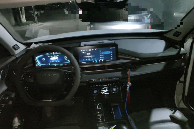 Used EXEED Zhuifeng C-DM 2022 1.5 TCI-DHT 105 km "Chengfeng Qi" Edition Center Console