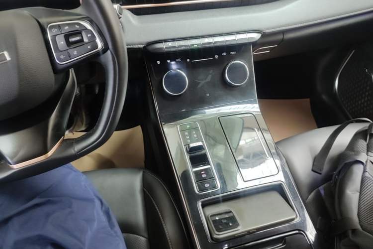 Used EXEED Zhuifeng C-DM 2022 1.5 TCI-DHT 105 km "Chengfeng Qi" Edition Gear Lever