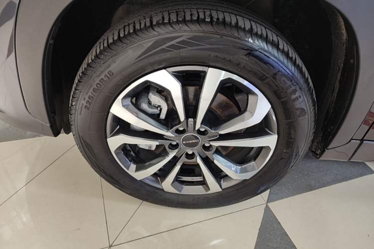 Used EXEED Zhuifeng C-DM 2022 1.5 TCI-DHT 105 km "Chengfeng Qi" Edition Left Front Wheel Hub