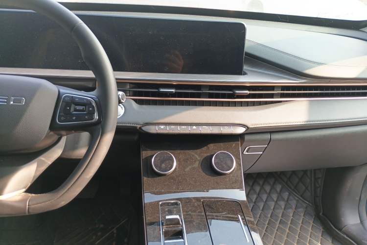 Used EXEED Zhuifeng C-DM 2022 1.5 TCI-DHT 105 km "Chengfeng Qi" Edition Audio And AC Panel