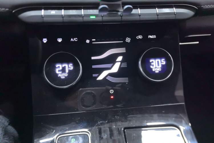 Used EXEED Zhuifeng C-DM 2022 1.5 TCI-DHT 105 km "Chengfeng Qi" Edition Audio And AC Panel