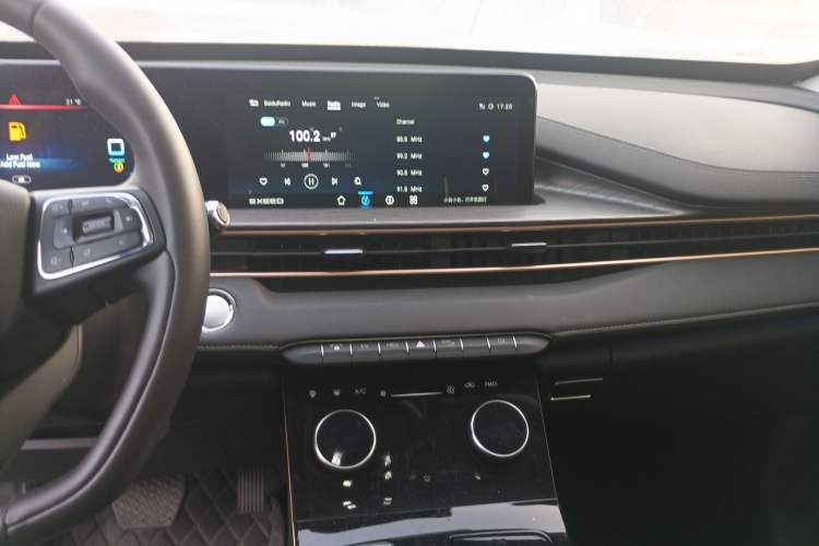 Used EXEED Zhuifeng C-DM 2022 1.5 TCI-DHT 105 km "Chengfeng Qi" Edition Audio And AC Panel