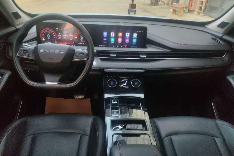 Used EXEED Zhuifeng C-DM 2022 1.5 TCI-DHT 105 km Yufeng Xing Edition Center Console