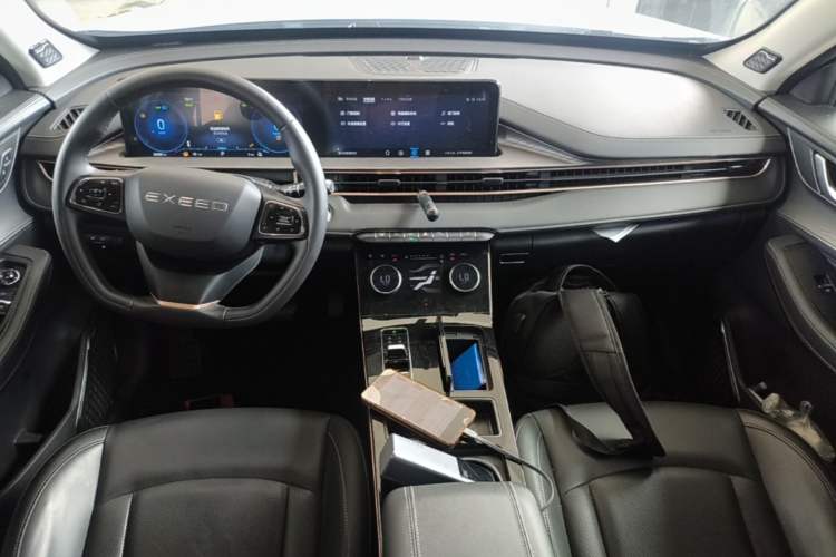 Used EXEED Zhuifeng C-DM 2022 1.5 TCI-DHT 105 km "Chengfeng Qi" Edition Center Console