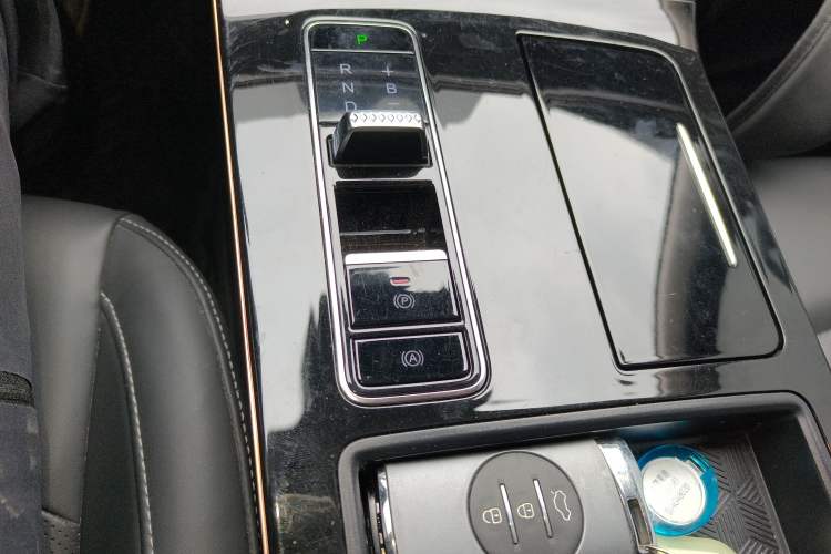 Used EXEED Zhuifeng C-DM 2022 1.5 TCI-DHT 105 km Yufeng Xing Edition Gear Lever