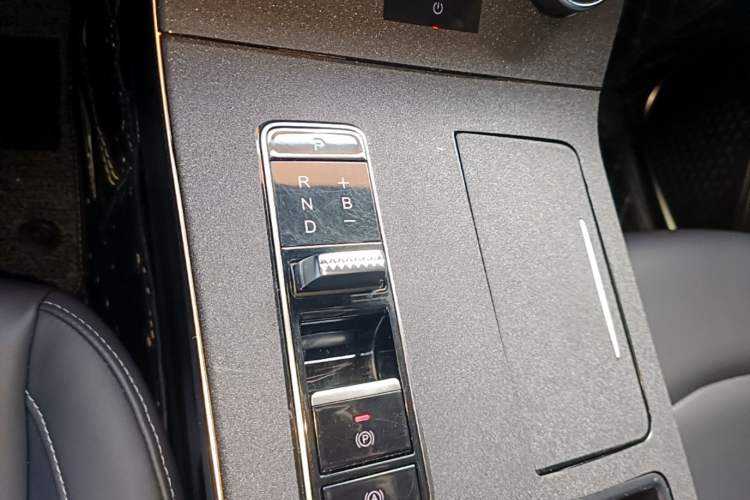 Used EXEED Zhuifeng C-DM 2022 1.5 TCI-DHT 105 km "Chengfeng Qi" Edition Gear Lever