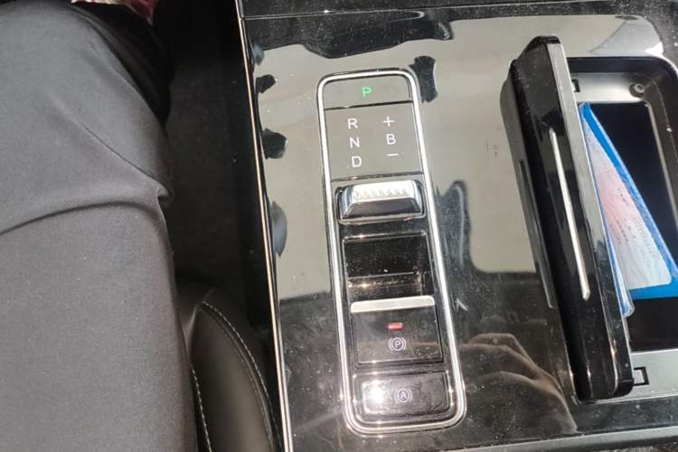 Used EXEED Zhuifeng C-DM 2022 1.5 TCI-DHT 105 km "Chengfeng Qi" Edition Gear Lever