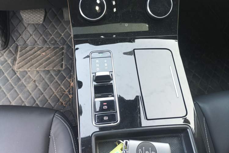 Used EXEED Zhuifeng C-DM 2022 1.5 TCI-DHT 105 km "Chengfeng Qi" Edition Gear Lever