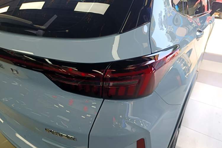 Used EXEED Zhuifeng C-DM 2022 1.5 TCI-DHT 105 km "Chengfeng Qi" Edition Right Rear Taillight