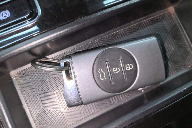 Used EXEED Zhuifeng C-DM 2022 1.5 TCI-DHT 105 km "Chengfeng Qi" Edition Vehicle Key