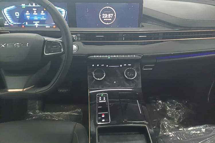 Used EXEED Zhuifeng C-DM 2022 1.5 TCI-DHT 105 km "Chengfeng Qi" Edition Audio And AC Panel