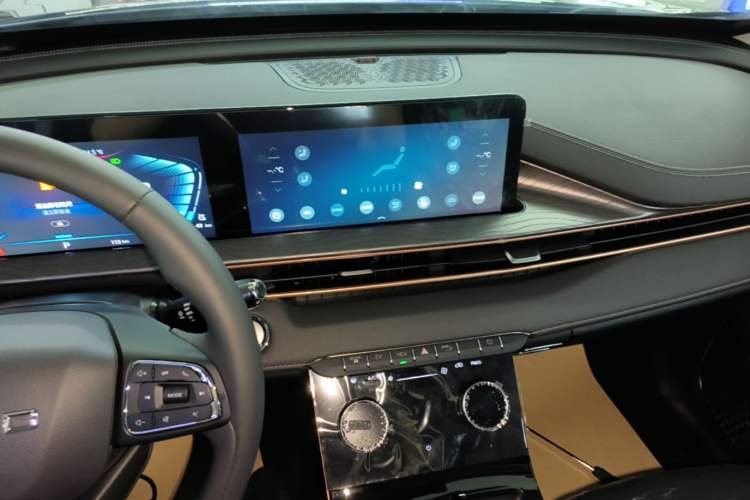 Used EXEED Zhuifeng C-DM 2022 1.5 TCI-DHT 105 km "Chengfeng Qi" Edition Audio And AC Panel
