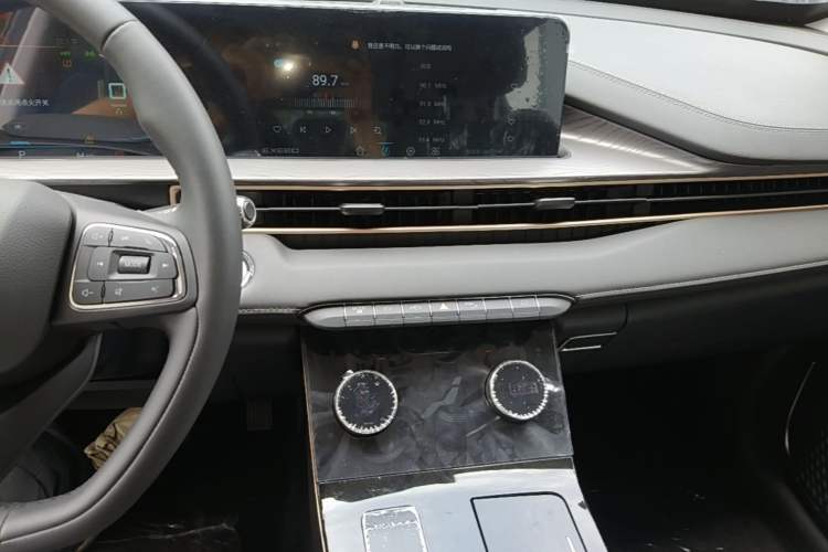 Used EXEED Zhuifeng C-DM 2022 1.5 TCI-DHT 105 km "Chengfeng Qi" Edition Audio And AC Panel