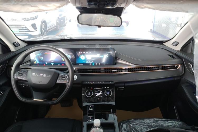 Used EXEED Zhuifeng C-DM 2022 1.5 TCI-DHT 105 km "Chengfeng Qi" Edition Center Console