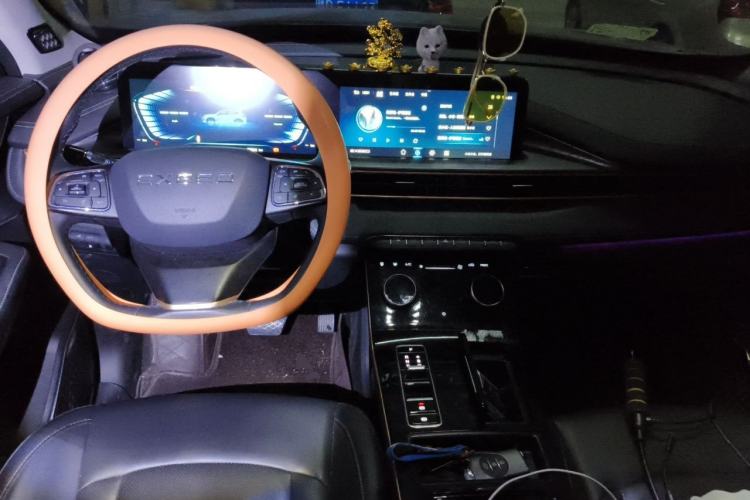 Used EXEED Zhuifeng C-DM 2022 1.5 TCI-DHT 105 km "Chengfeng Qi" Edition Center Console