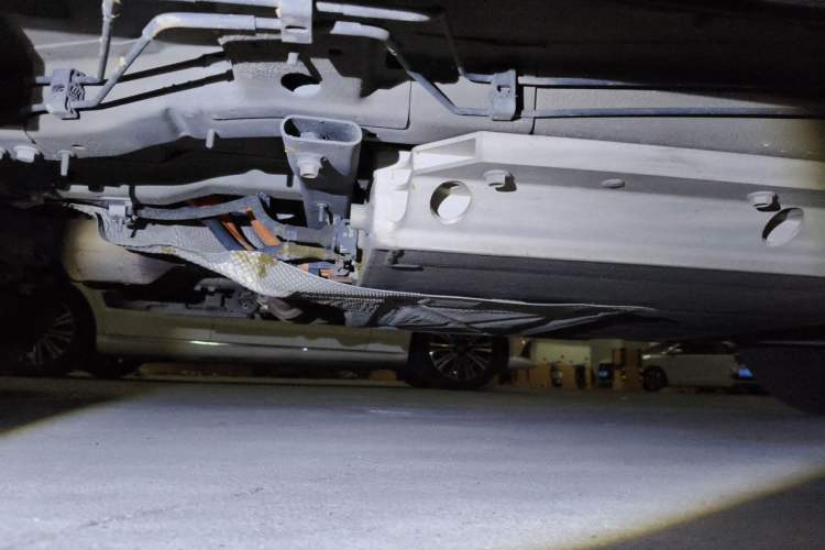 Used EXEED Zhuifeng C-DM 2022 1.5 TCI-DHT 105 km "Chengfeng Qi" Edition Chassis Front Left