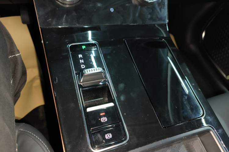 Used EXEED Zhuifeng C-DM 2022 1.5 TCI-DHT 105 km "Chengfeng Qi" Edition Gear Lever
