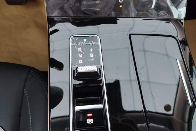 Used EXEED Zhuifeng C-DM 2022 1.5 TCI-DHT 105 km "Chengfeng Qi" Edition Gear Lever