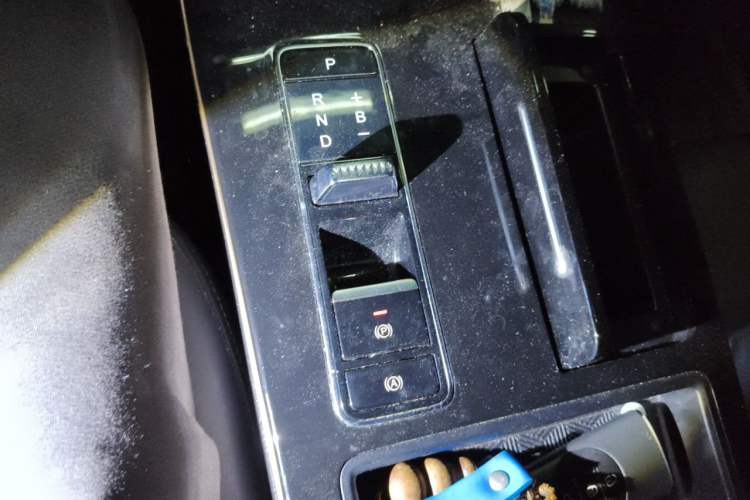 Used EXEED Zhuifeng C-DM 2022 1.5 TCI-DHT 105 km "Chengfeng Qi" Edition Gear Lever